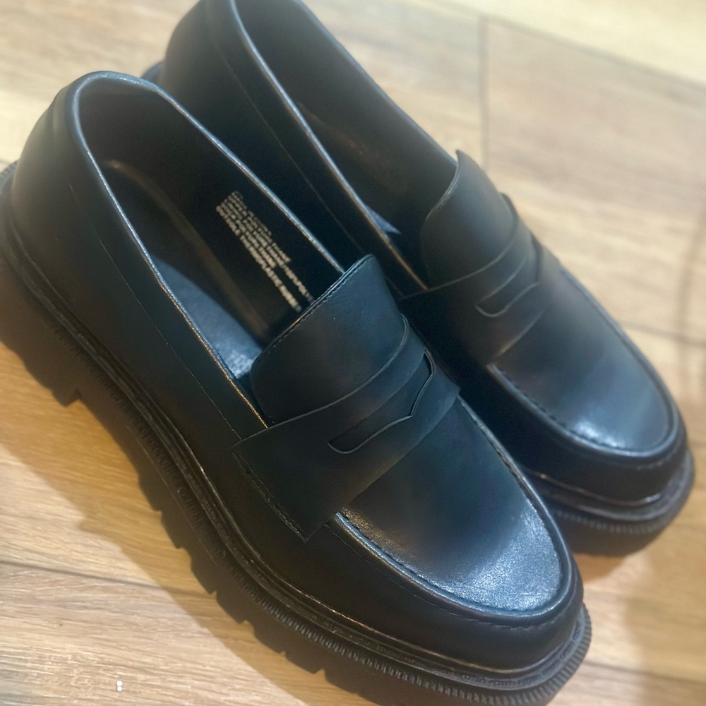NEW! American Eagle 9.5 Shoes Classic Black Loafers platforms lug soles
